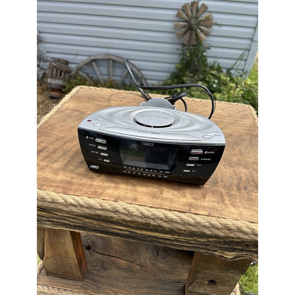 Timex MP3 Line In AM FM Alarm Clock Radio Sound Chamber Snooze Dimmer Tested